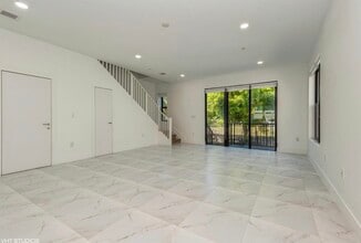 6151 SW 36th Ct in Miramar, FL - Building Photo - Building Photo