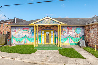 Forest Park Apartments in New Orleans, LA - Building Photo - Building Photo