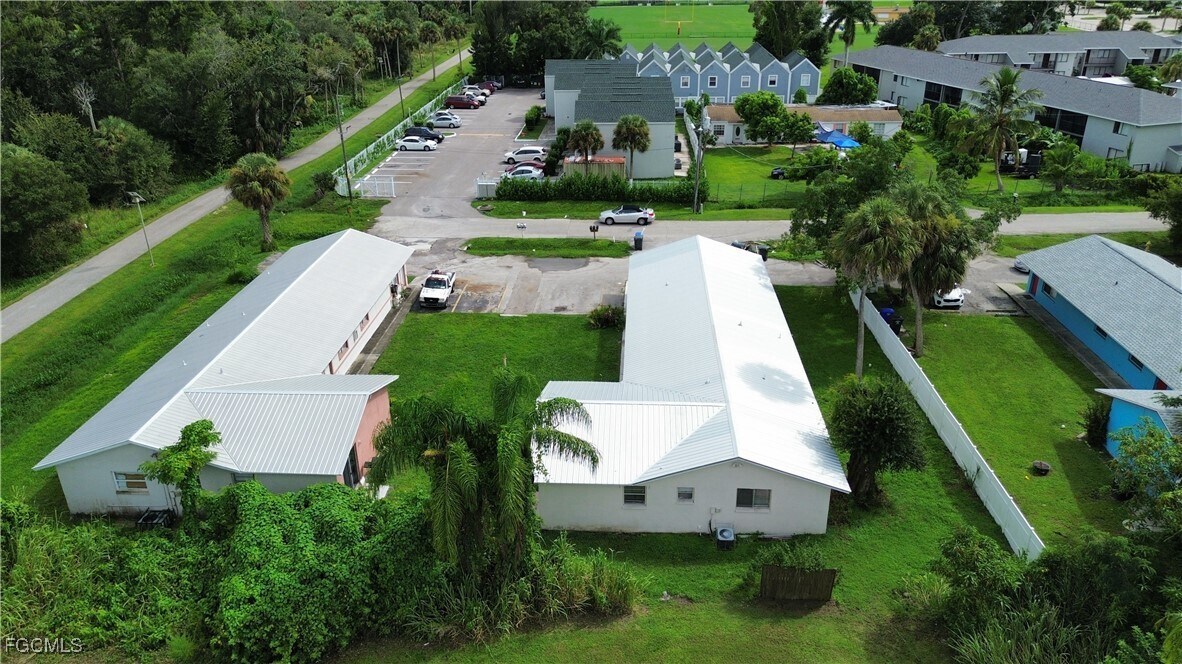 4265 Desoto Ave in Ft. Myers, FL - Building Photo