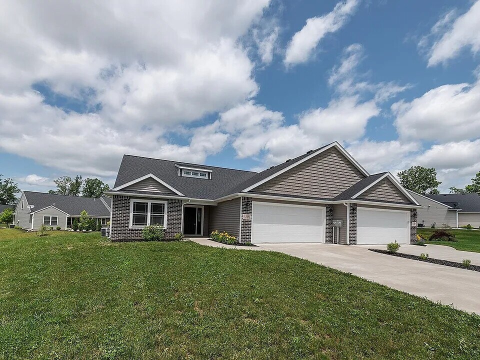 5205 Pigeon Creek Ct in Fort Wayne, IN - Building Photo