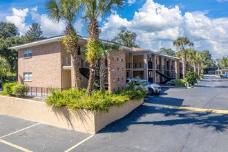 Creekside Condos in Jacksonville, FL - Building Photo - Primary Photo