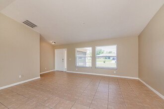 3343 Senlac Ln in North Port, FL - Building Photo - Building Photo