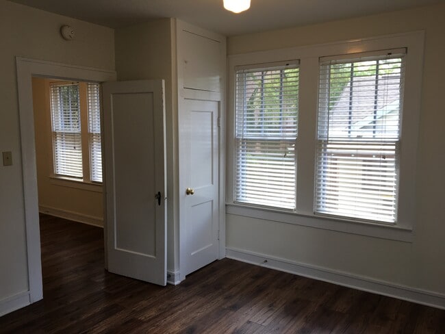 2210 Euclid Ave, Unit 2210 1/2