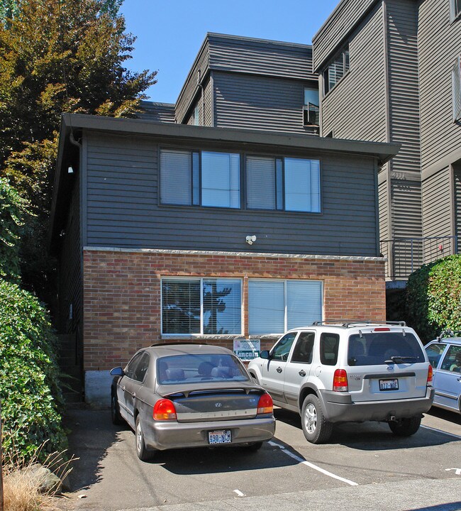 4105 Whitman Ave N in Seattle, WA - Building Photo