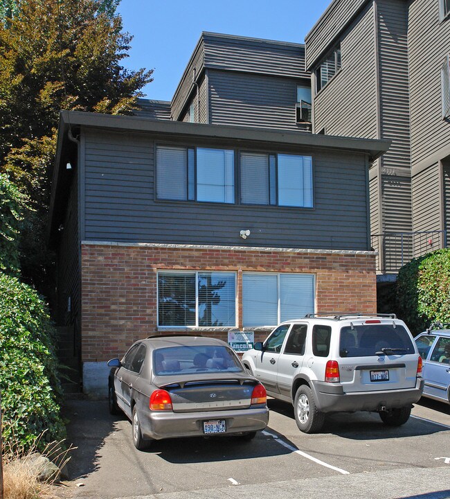 4105 Whitman Ave N in Seattle, WA - Foto de edificio