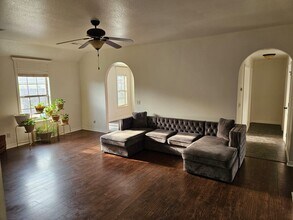 800 E Marietta Ct in Rogers, AR - Building Photo - Building Photo