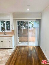 1438 S Barrington Ave in Los Angeles, CA - Foto de edificio - Building Photo