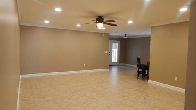 65 10th St in Shalimar, FL - Building Photo - Building Photo