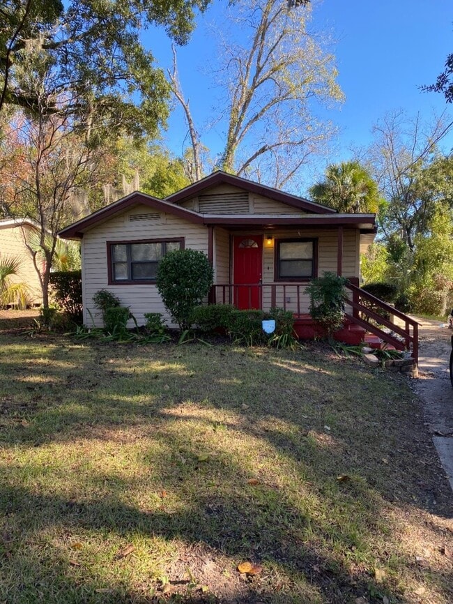 property at 1015 Richmond St