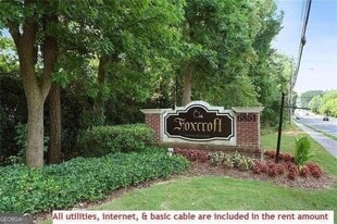 6851 Roswell Rd in Sandy Springs, GA - Building Photo