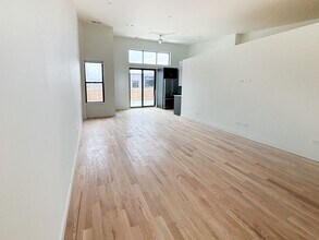 2445 N Lincoln Park W in Chicago, IL - Building Photo - Building Photo
