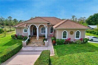 3020 Randall Blvd in Naples, FL - Building Photo - Building Photo