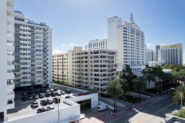 The Georgian Condominium in Miami Beach, FL - Building Photo - Building Photo