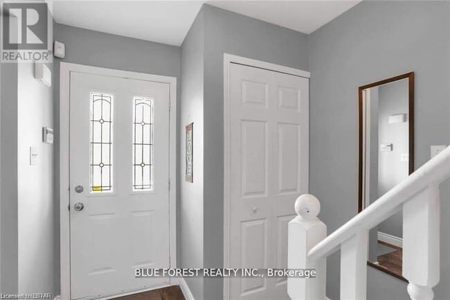 70 Chapman Ct in London, ON - Building Photo - Building Photo