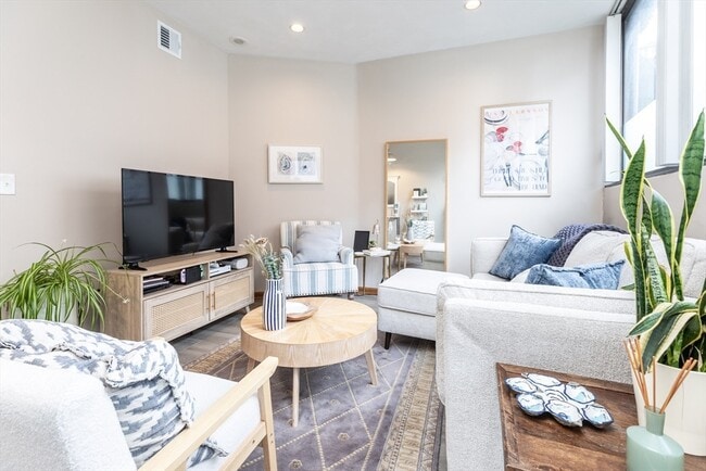 265 North St in Boston, MA - Building Photo - Building Photo