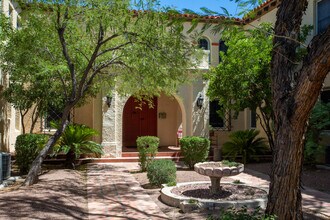 Don Martin Apartments in Tucson, AZ - Foto de edificio - Building Photo
