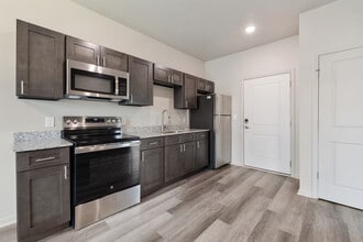 Platform Dothan in Dothan, AL - Building Photo - Interior Photo