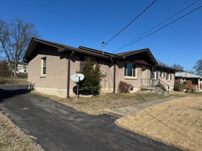 3830 Bonnacreek Dr in Nashville, TN - Building Photo - Building Photo