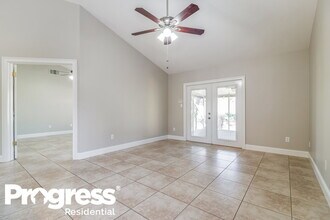 2223 Barkwood Ct in Lake Mary, FL - Foto de edificio - Building Photo