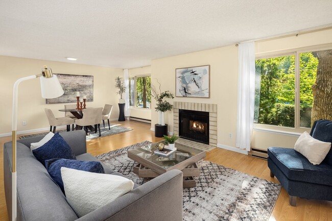 property at 9504 Ravenna Ave NE