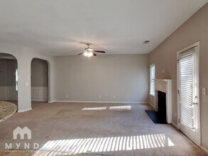 1576 Pressley Ln in Mcdonough, GA - Foto de edificio - Building Photo