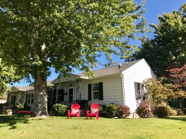 property at 1332 Hunt Ave