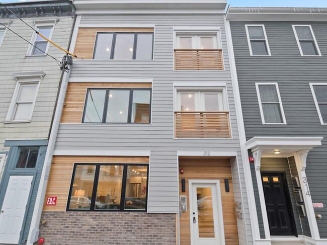 312 Sumner St, Unit 1