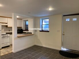 266 Columbia St, Unit B in Cambridge, MA - Building Photo