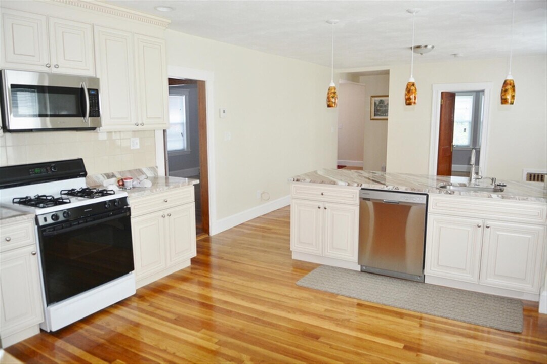 169 Harvard St, Unit 1 in Medford, MA - Foto de edificio