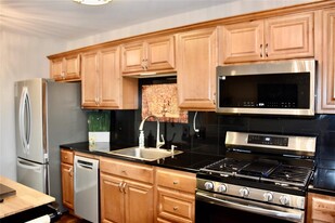 1529 Wirt Rd in Houston, TX - Building Photo