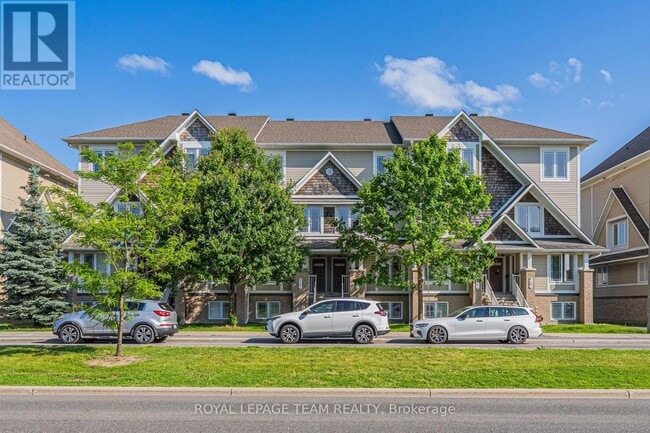 634 Chapman Mills Dr in Ottawa, ON - Building Photo - Building Photo