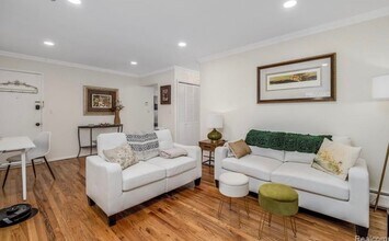 1723 E 14 Mile Rd, Unit D in Birmingham, MI - Foto de edificio - Building Photo