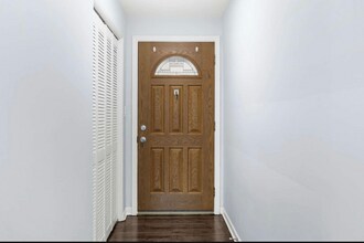 7206 W Wellington Ave in Chicago, IL - Building Photo - Building Photo