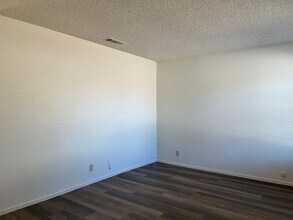 13117 Mohawk Rd in Apple Valley, CA - Building Photo - Building Photo