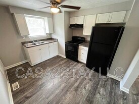 4807 Saddlebrook Ln in Louisville, KY - Building Photo