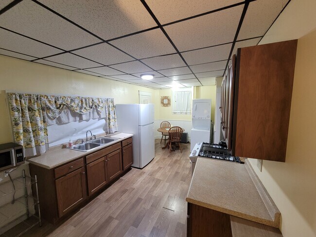 131 Northern Ave, Unit Fully Furnished Apartment in Augusta, ME - Building Photo - Building Photo