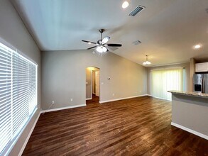 9117 SE 153rd Pl in Summerfield, FL - Building Photo - Building Photo