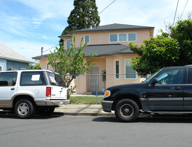 126 N Claremont St in San Mateo, CA - Building Photo - Building Photo