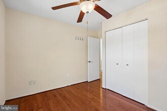 13505 Coates Ln in Herndon, VA - Building Photo - Building Photo