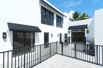 235 NW 39th St in Miami, FL - Building Photo - Building Photo