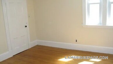 1539 Cambridge St in Cambridge, MA - Foto de edificio - Building Photo