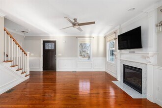 227 Marshall Ave in Cumberland, RI - Foto de edificio - Building Photo