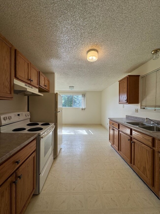 4662 Valley E Blvd-Unit -2 in Arcata, CA - Building Photo - Building Photo