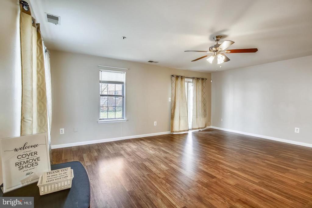 1670 Brooksquare Dr in Capitol Heights, MD - Building Photo