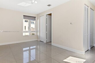 10458 NW 67th St in Doral, FL - Building Photo - Building Photo