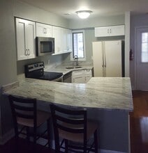 7 Augusta Dr in Clinton Township, NJ - Building Photo - Building Photo