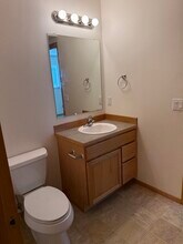 1015 N Baker Ave in East Wenatchee, WA - Building Photo - Building Photo