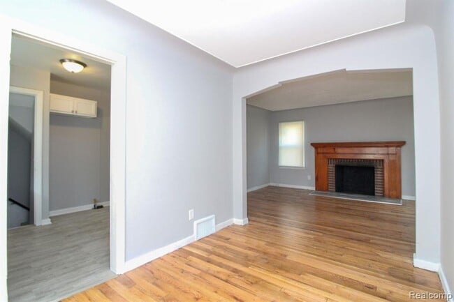 $1,350 - 3 Bed / 2 Bath House in Detroit in Detroit, MI - Building Photo - Building Photo