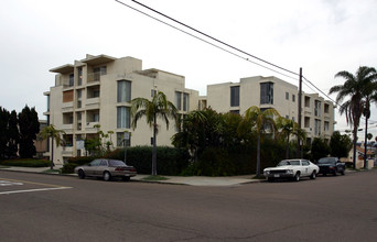 Illinois Street Apartments in San Diego, CA - Foto de edificio - Building Photo