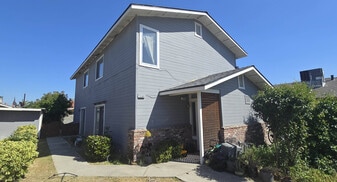 1580 N Denair Ave in Turlock, CA - Building Photo